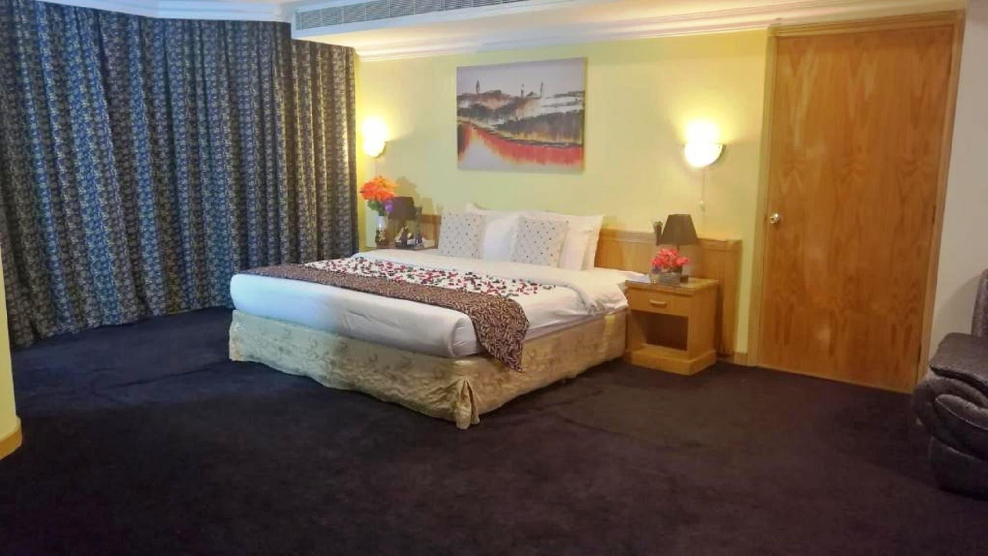 Phoenicia Tower Hotel And Spa Манама Экстерьер фото